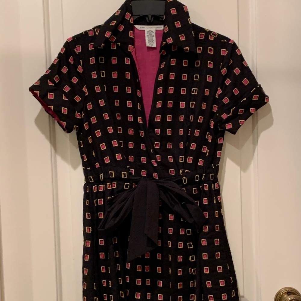 Diane van Furstenberg Dress black and pink size 6